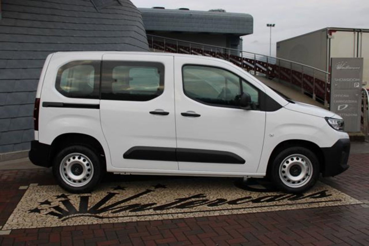 Opel Combo Life 1.5D 100 CV S&S Elegance XL 7 Posti (5)