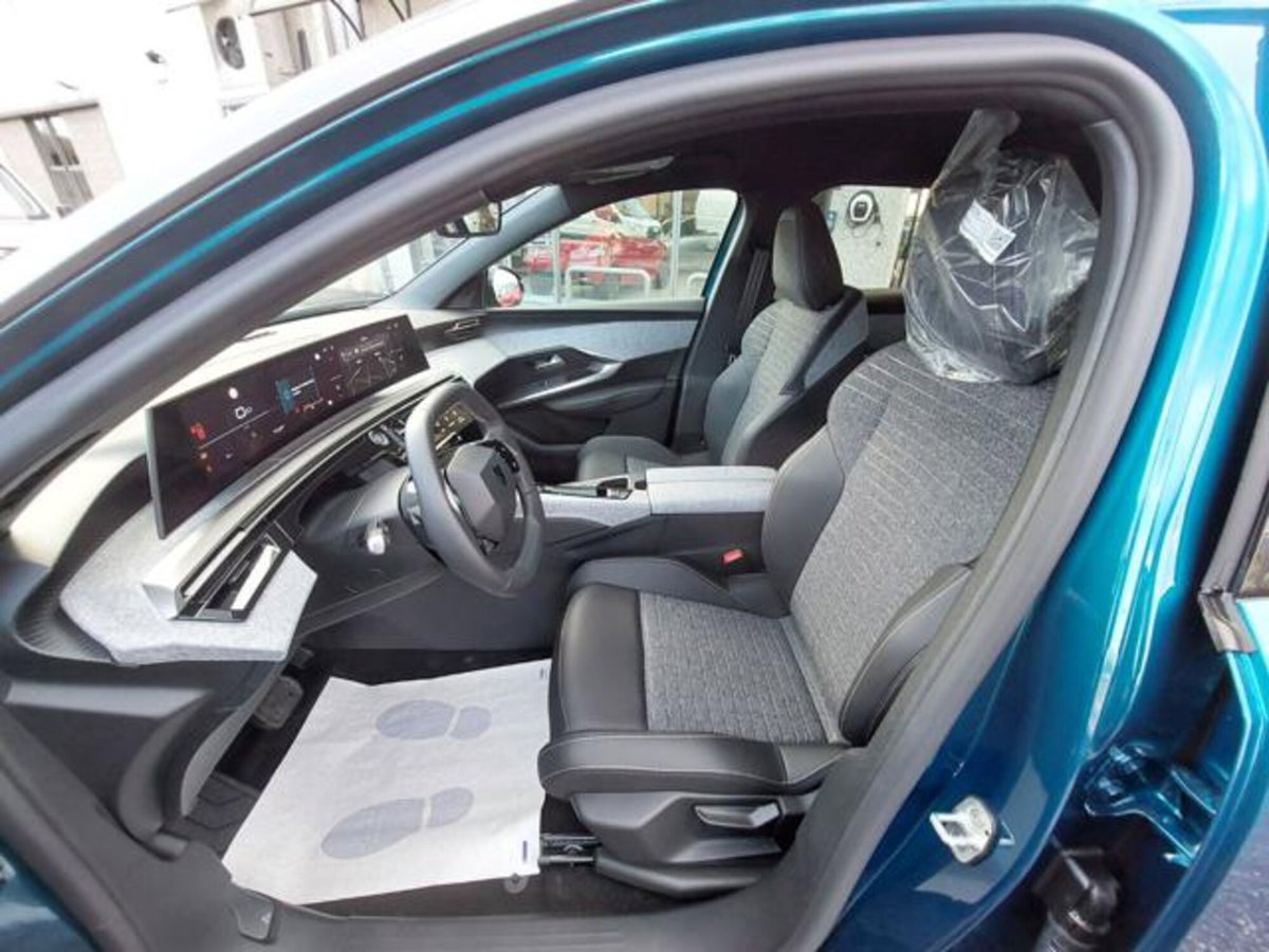 Peugeot 3008 1.2 hybrid Allure Business 145cv e-dcs6 (8)