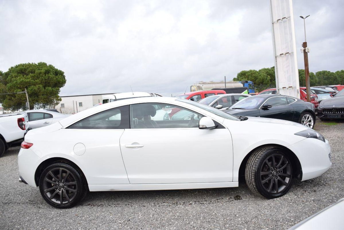 Renault Laguna Coupé 1.5 dCi 110CV Wave ESM (12)