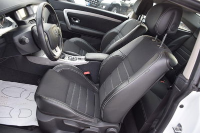 Renault Laguna Coupé 1.5 dCi 110CV Wave ESM (6)