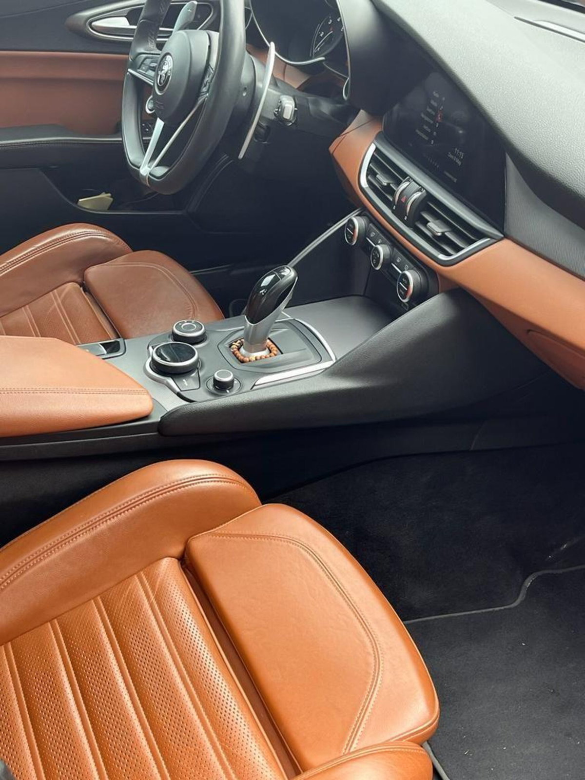 Alfa Romeo Giulia 2.2 Turbodiesel 210 CV AT8 AWD Q4 Veloce (5)