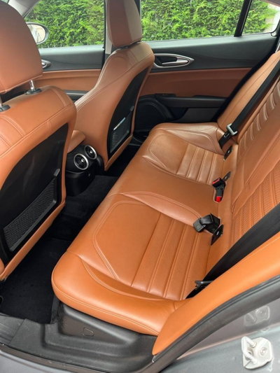 Alfa Romeo Giulia 2.2 Turbodiesel 210 CV AT8 AWD Q4 Veloce (9)