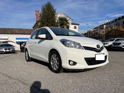 Toyota Yaris 1.D-4D 5 porte Lounge usata