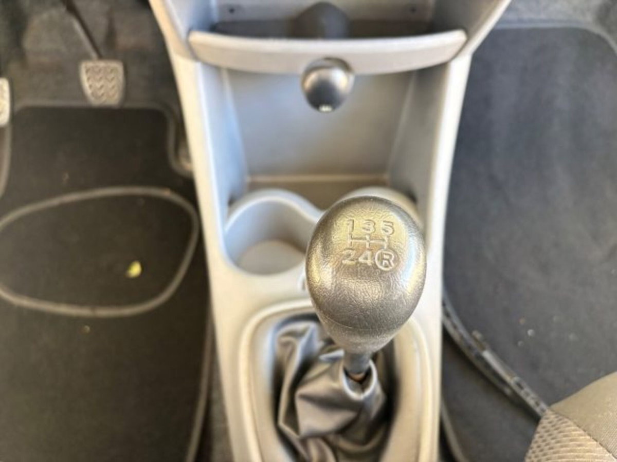 Toyota Aygo 1.0 12V VVT-i 5 porte (11)
