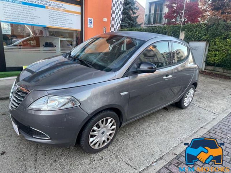 Lancia Ypsilon 1.2 69 CV 5 porte Gold