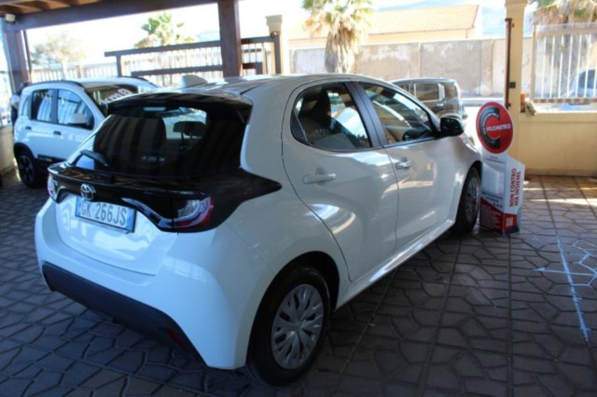 Toyota Yaris 1.0 5 porte Trend (4)