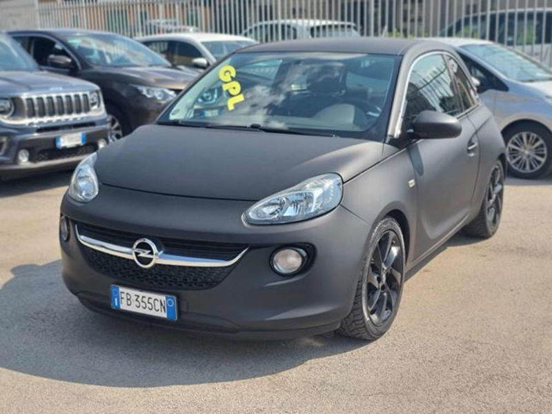 Opel Adam 1.2 70 CV Slam