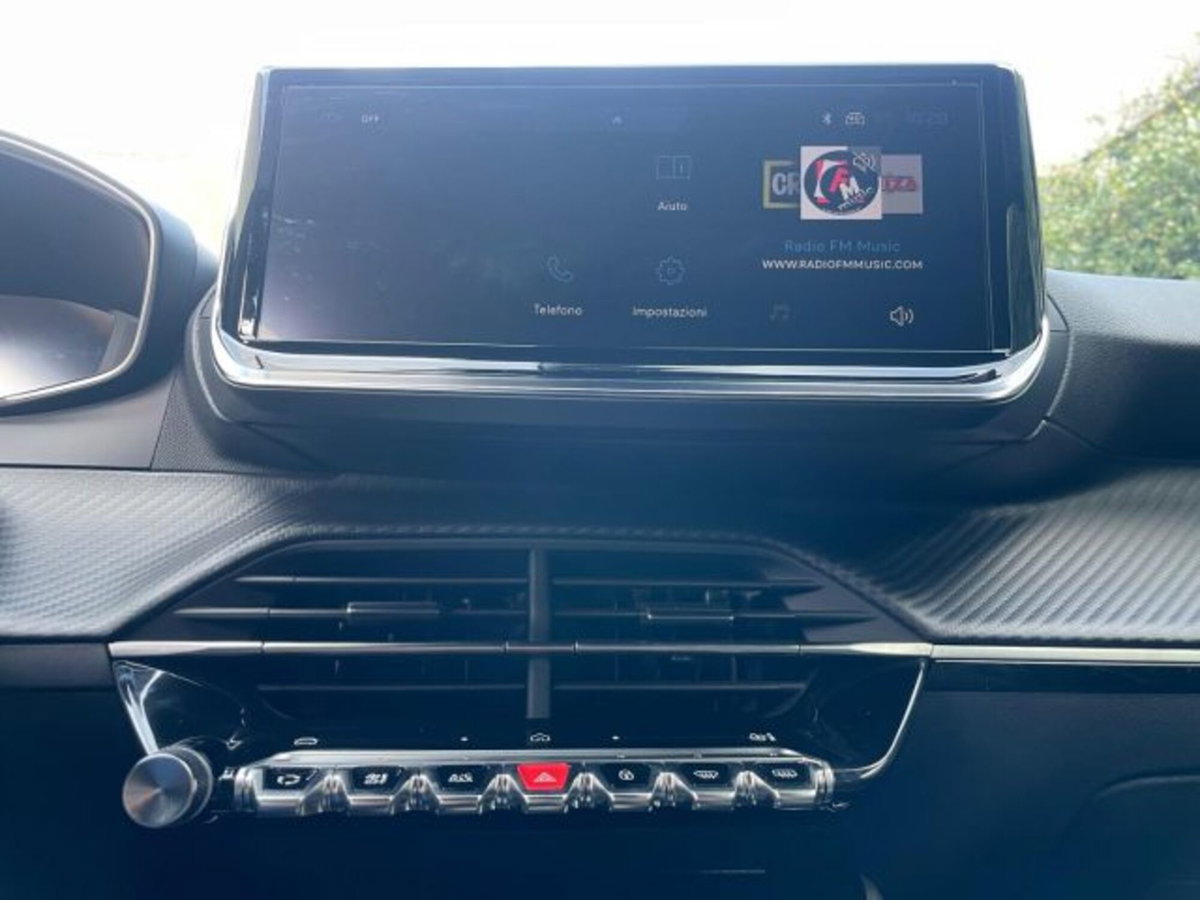 Peugeot 2008 PureTech 130 S&S EAT8 Allure Pack (19)