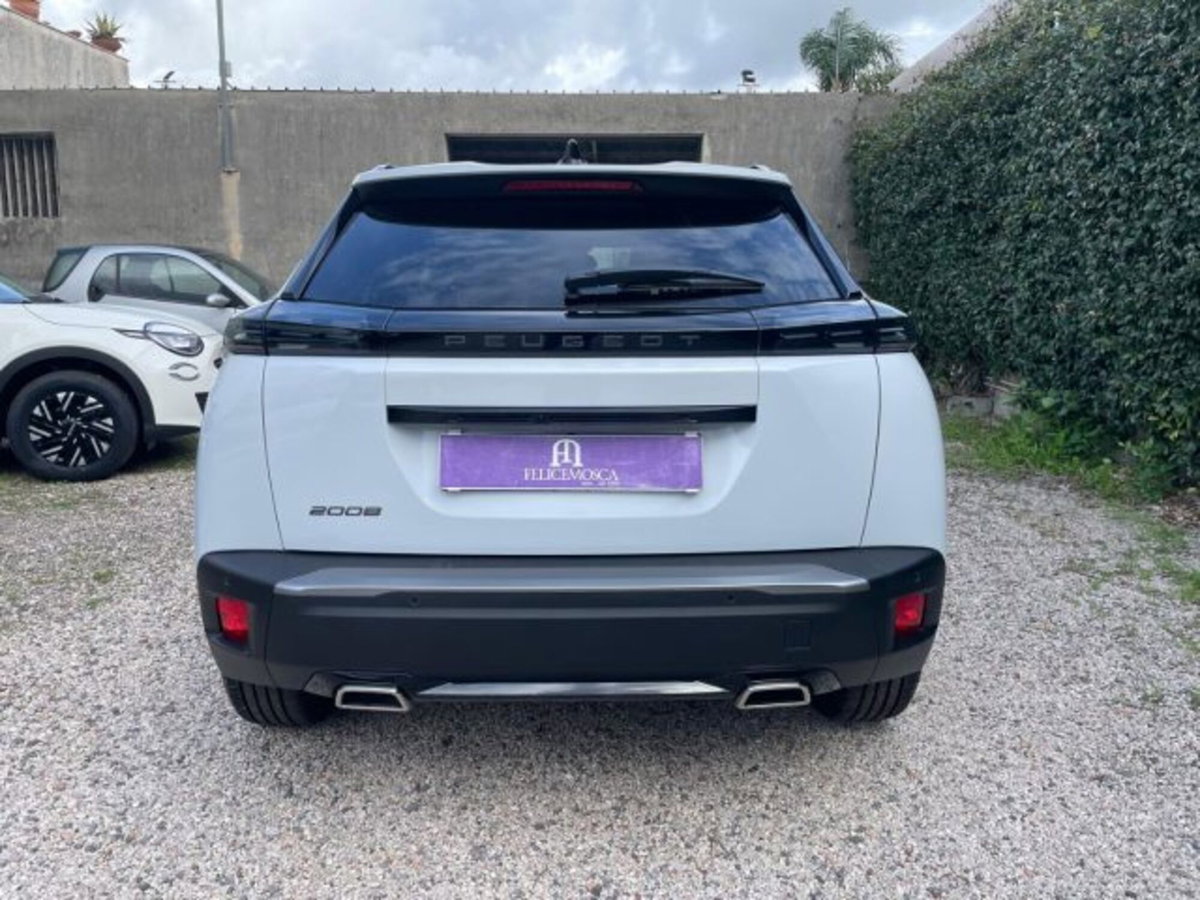 Peugeot 2008 PureTech 130 S&S EAT8 Allure Pack (5)