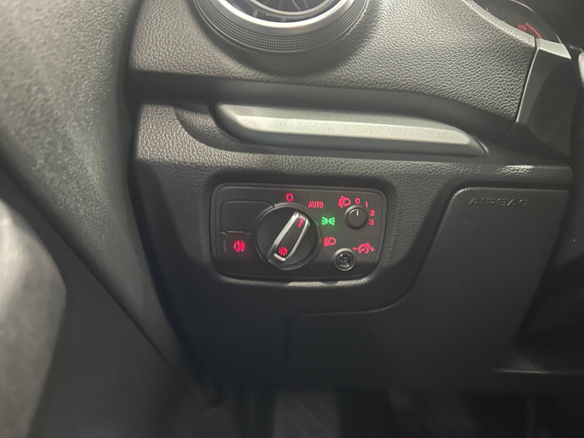 Audi A3 2.0 TDI 150 CV clean diesel Ambiente (17)