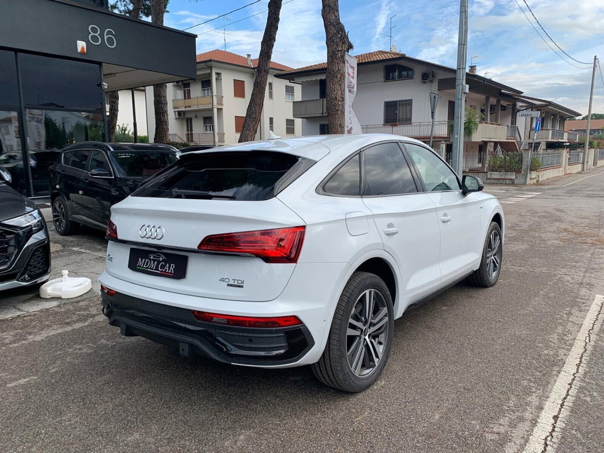Audi Q5 Sportback 2.0 tdi mhev+ Launch Edition S line quattro 204cv s-tronic (2)