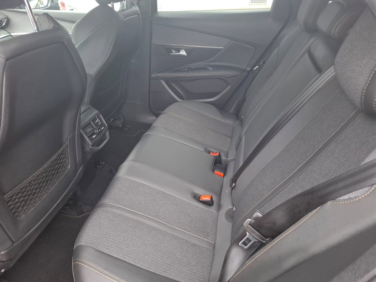 Peugeot 3008 BlueHDi 130 S&S EAT8 GT Line (10)