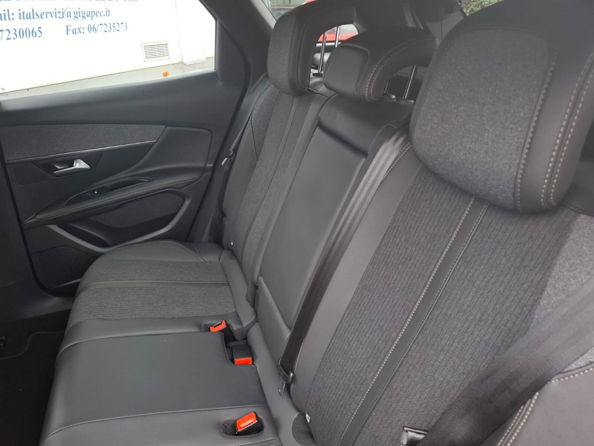 Peugeot 3008 BlueHDi 130 S&S EAT8 GT Line (11)