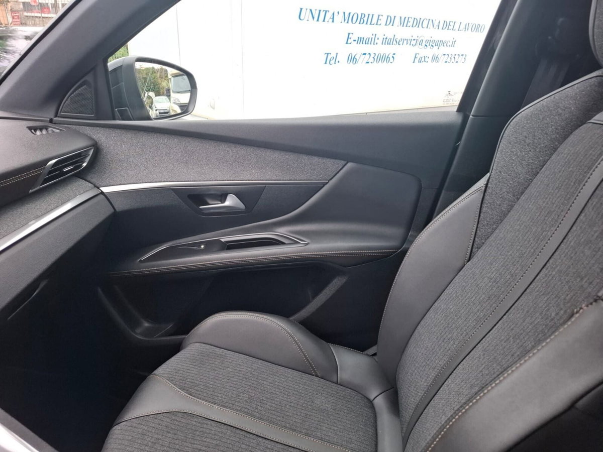 Peugeot 3008 BlueHDi 130 S&S EAT8 GT Line (12)