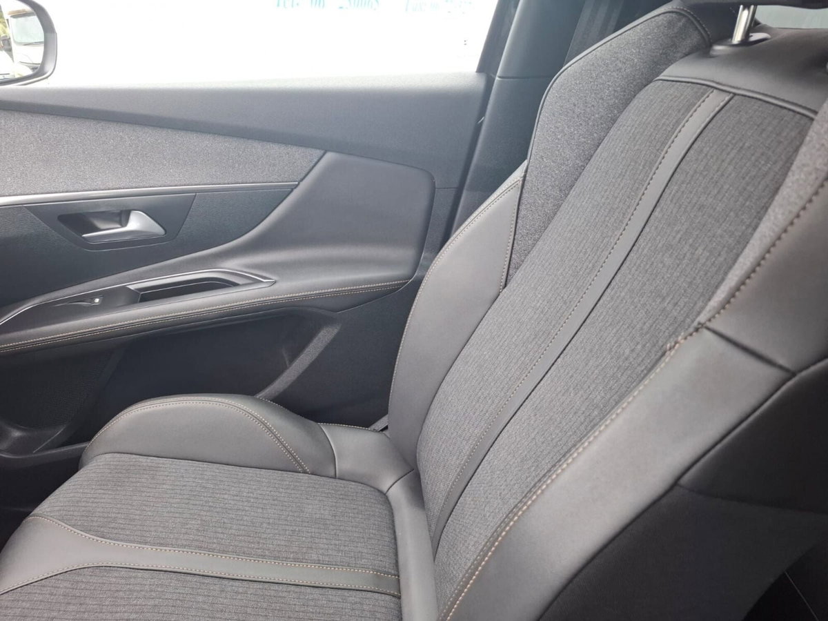 Peugeot 3008 BlueHDi 130 S&S EAT8 GT Line (13)