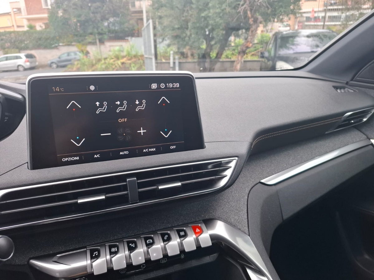 Peugeot 3008 BlueHDi 130 S&S EAT8 GT Line (18)