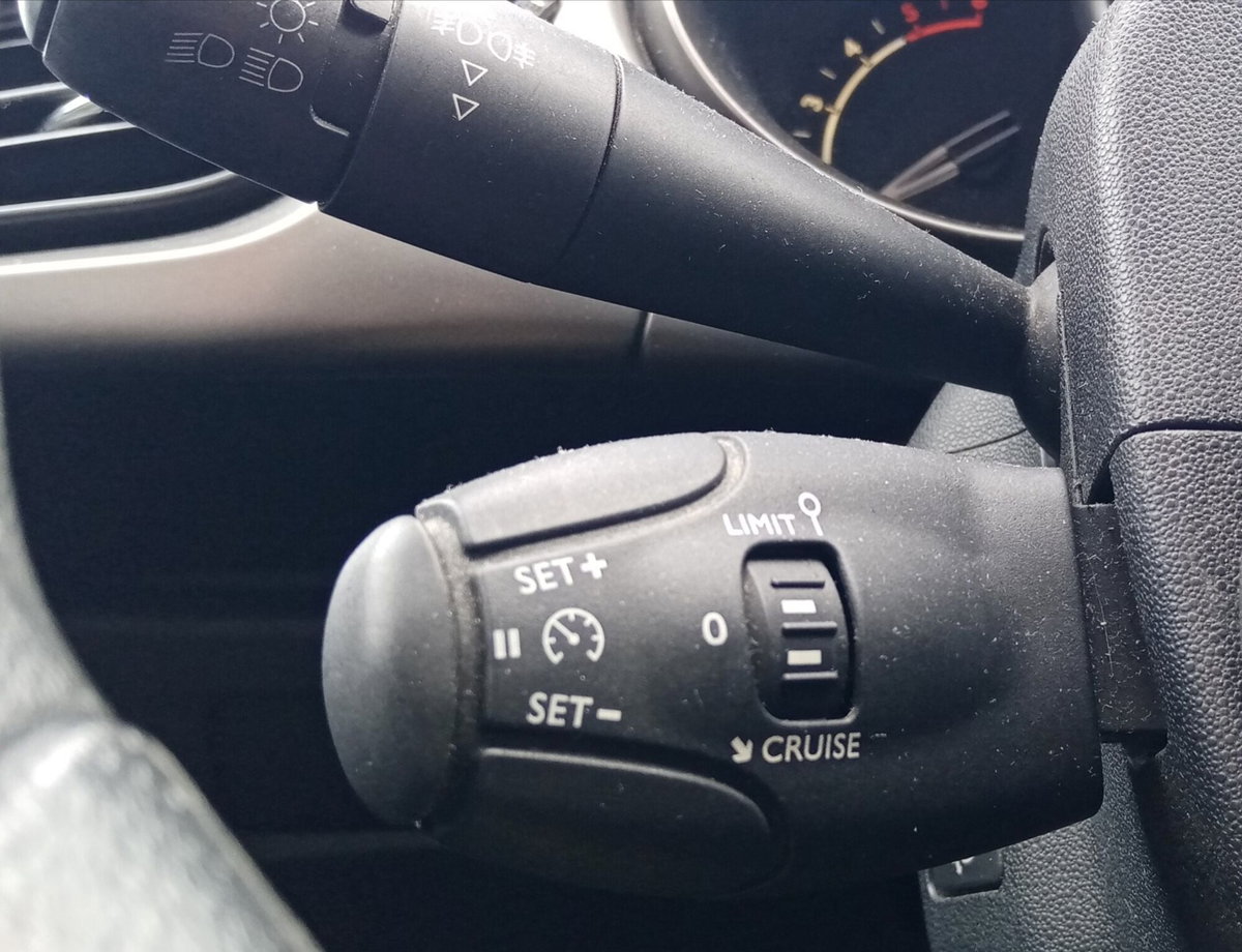 Citroen C3 1.4 HDi 70 Exclusive (11)