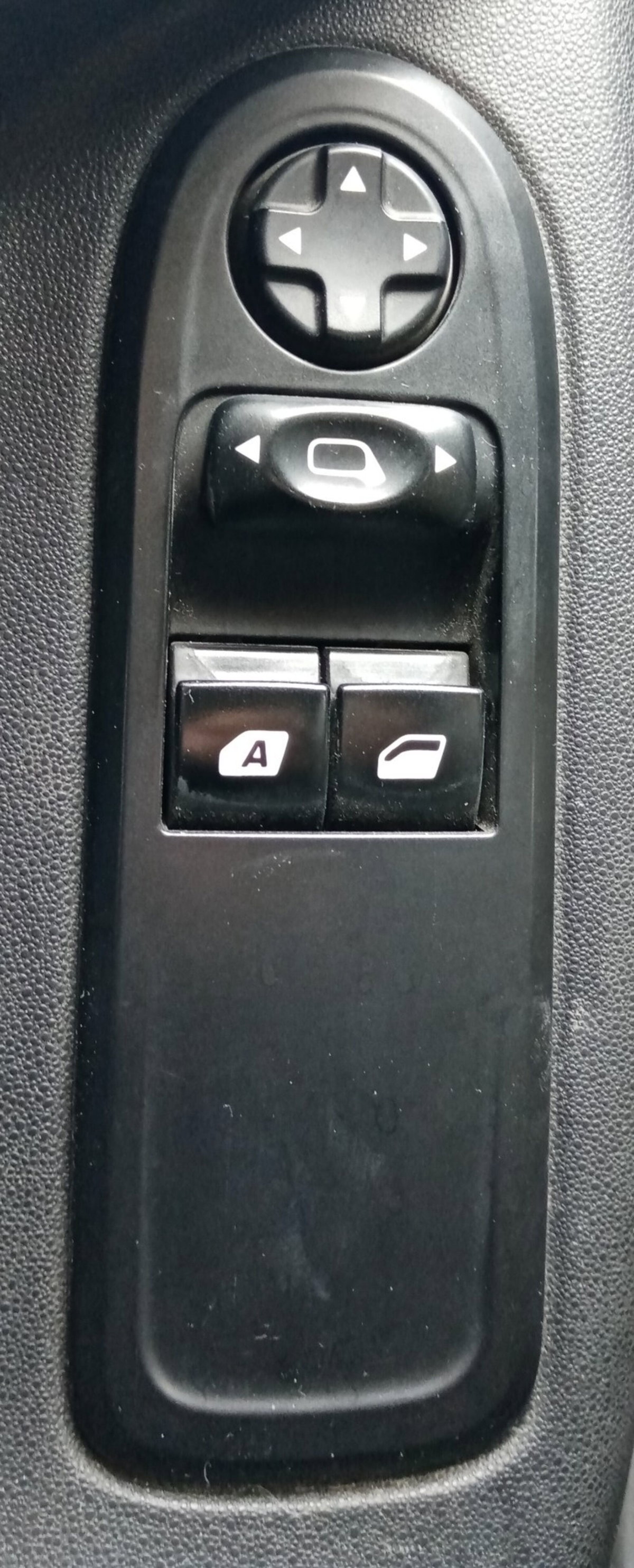 Citroen C3 1.4 HDi 70 Exclusive (12)