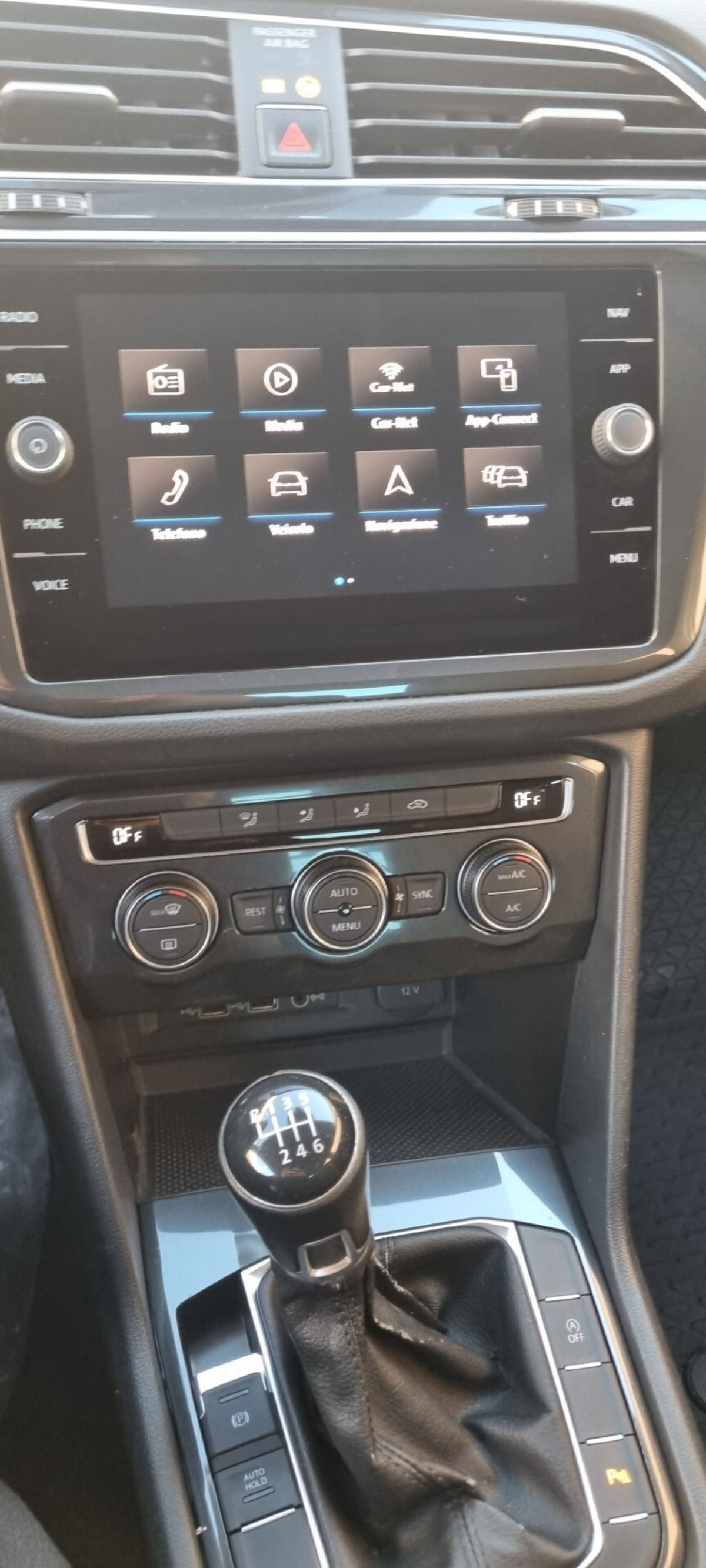 Volkswagen Tiguan 1.6 TDI SCR Business BlueMotion Technology (9)