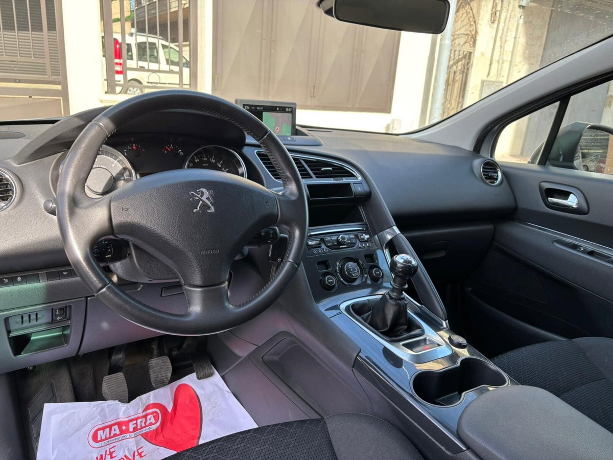 Peugeot 3008 BlueHDi 120 S&S Allure (18)