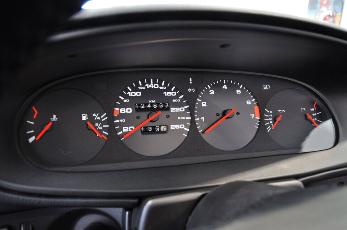 Porsche 944 Cabrio S2 (16)