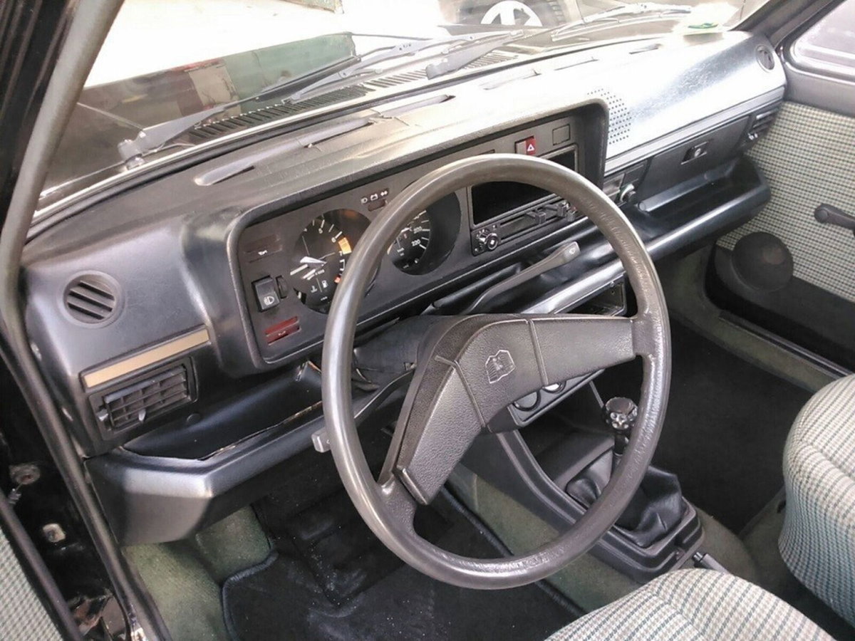 Volkswagen Golf Cabrio 1600 GLI (11)