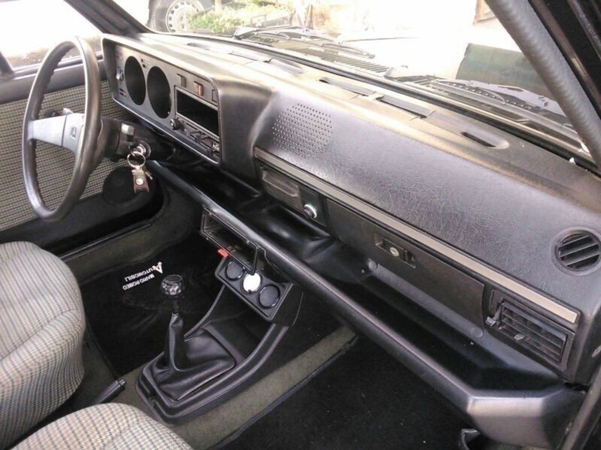 Volkswagen Golf Cabrio 1600 GLI (13)