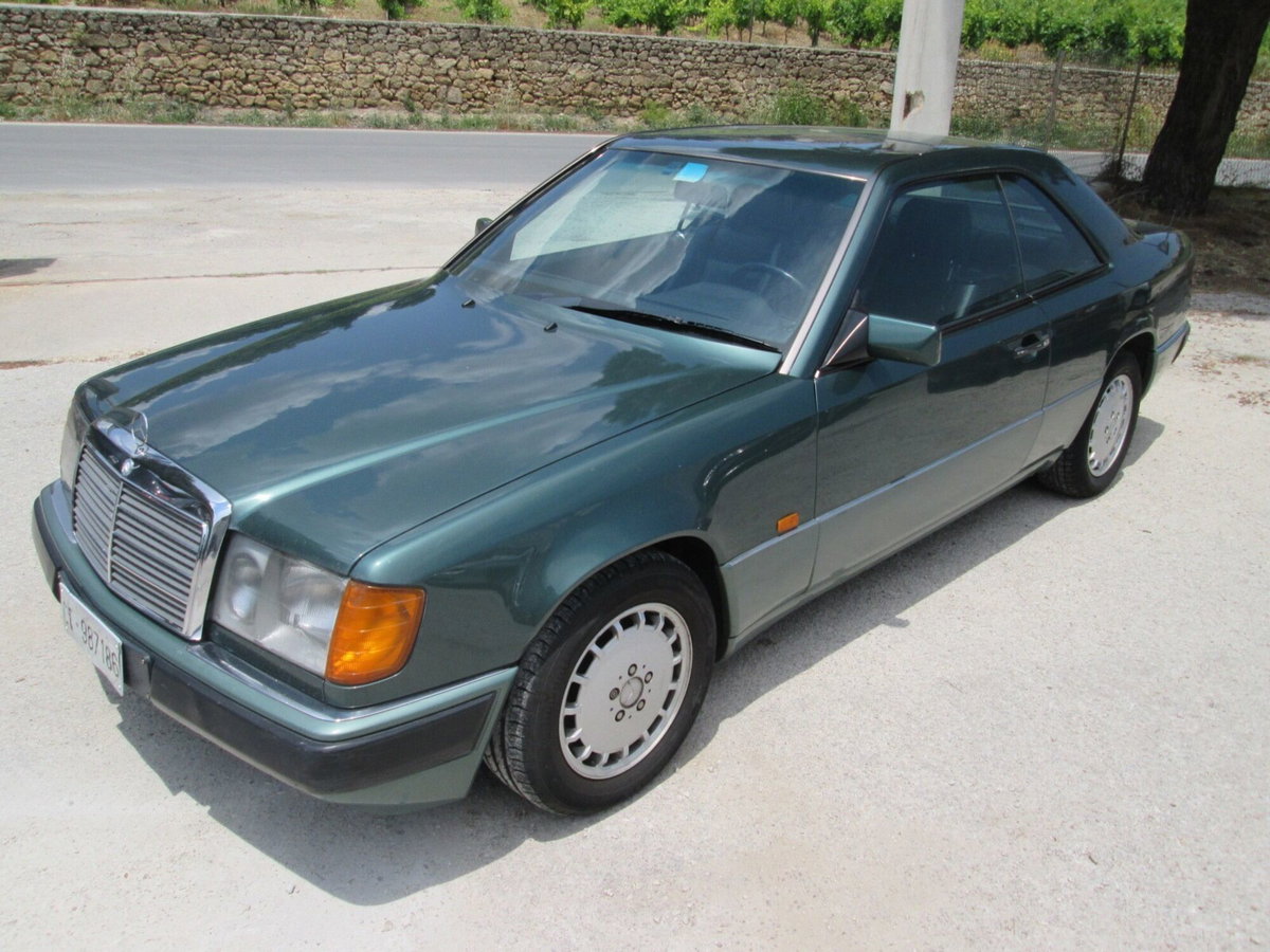 Mercedes-Benz 300 Coupé 300 CE-24 Coupé
