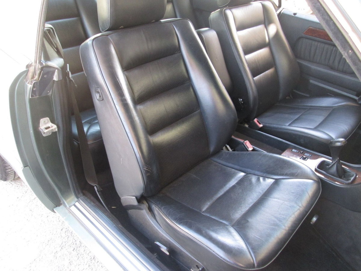 Mercedes-Benz 300 Coupé 300 CE-24 Coupé (14)