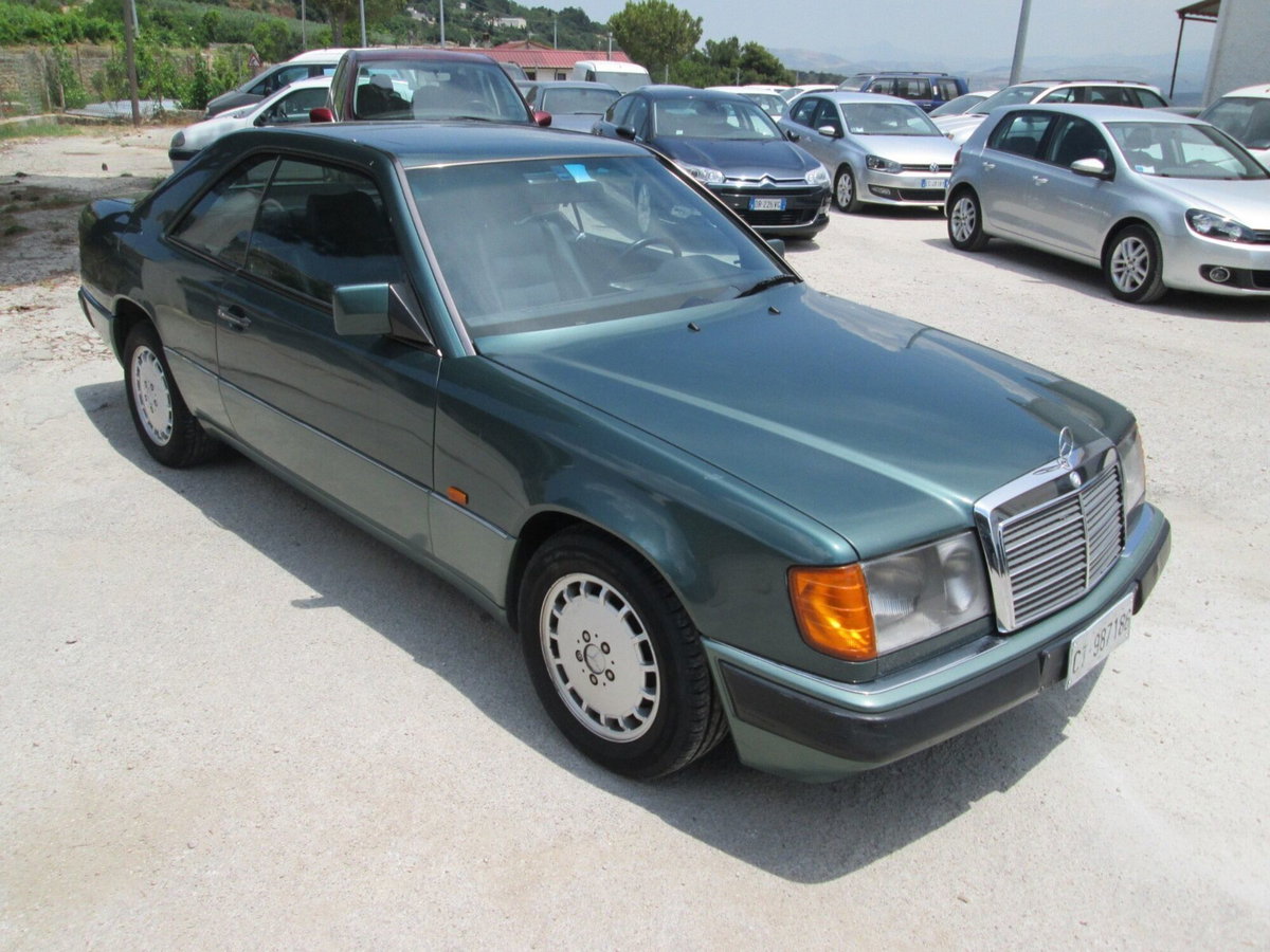 Mercedes-Benz 300 Coupé 300 CE-24 Coupé (7)