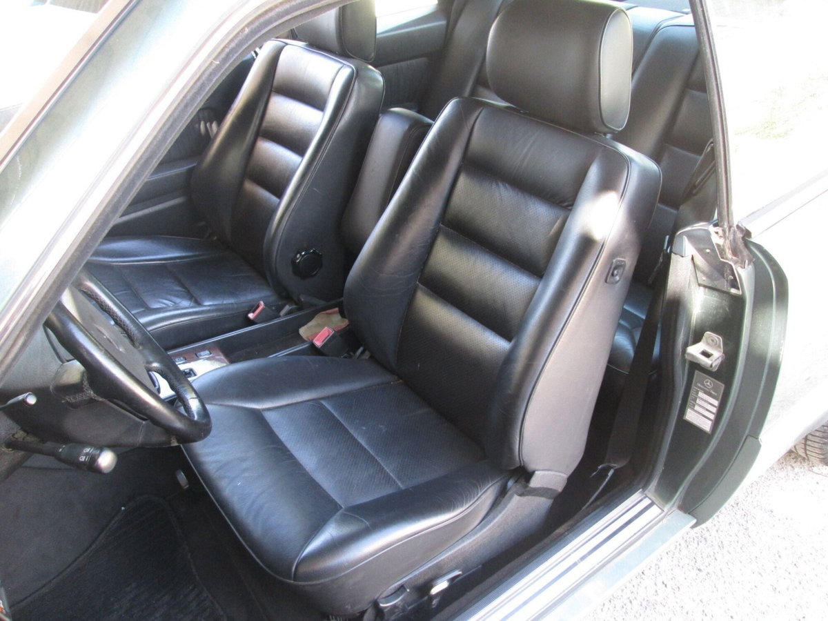 Mercedes-Benz 300 Coupé 300 CE-24 Coupé (9)