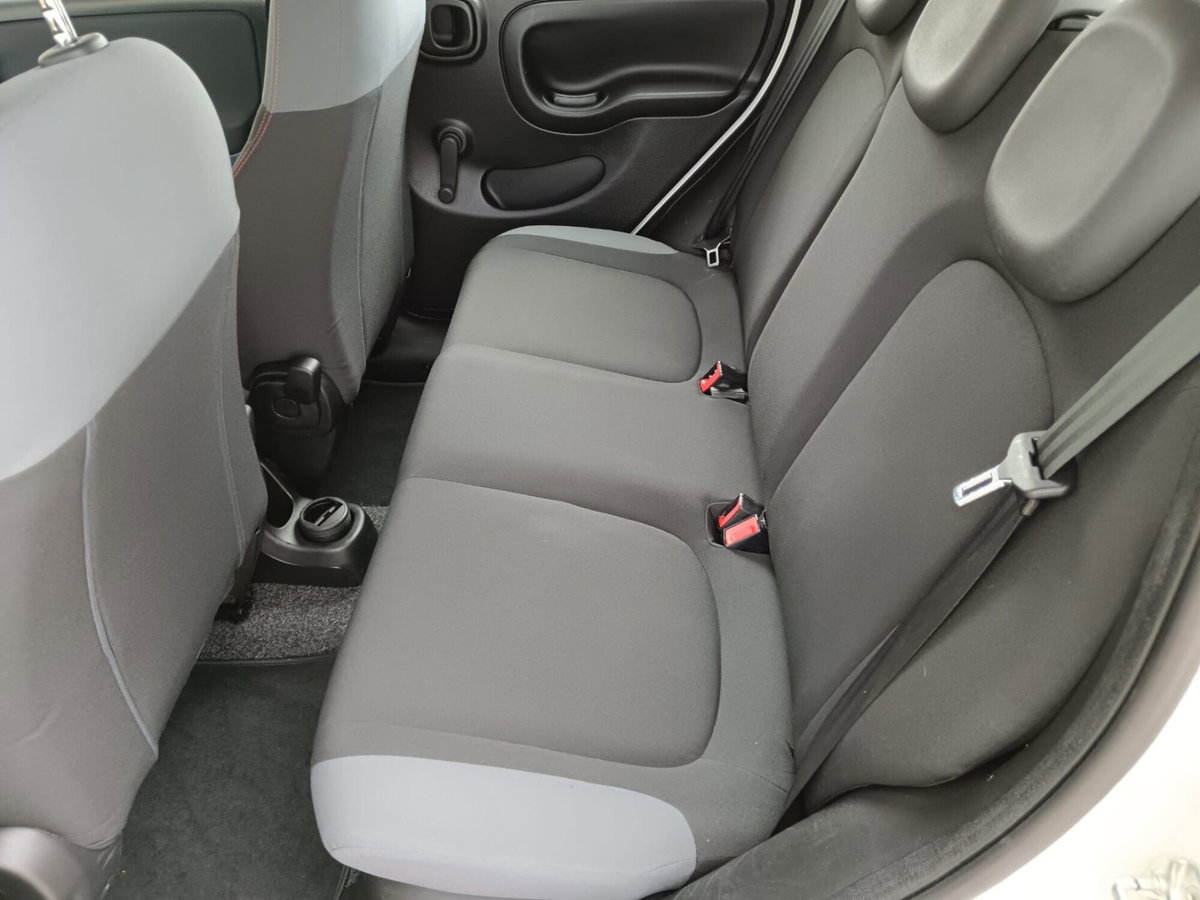 Fiat Panda 1.3 MJT 95 CV S&S 4x4 (13)