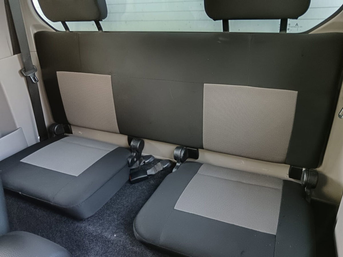 Mitsubishi L200 2.5 DI-D/136CV Club Cab Invite DPF (11)