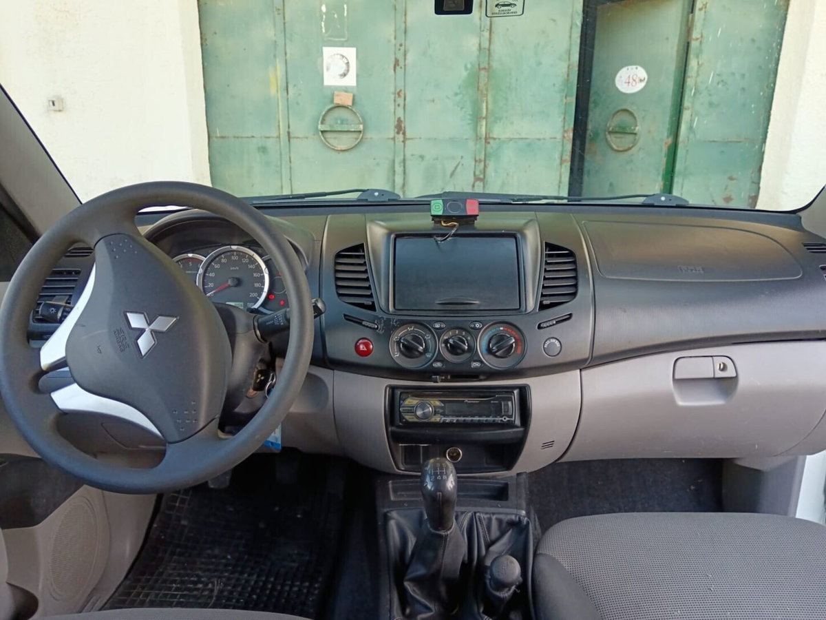 Mitsubishi L200 2.5 DI-D/136CV Club Cab Invite DPF (12)