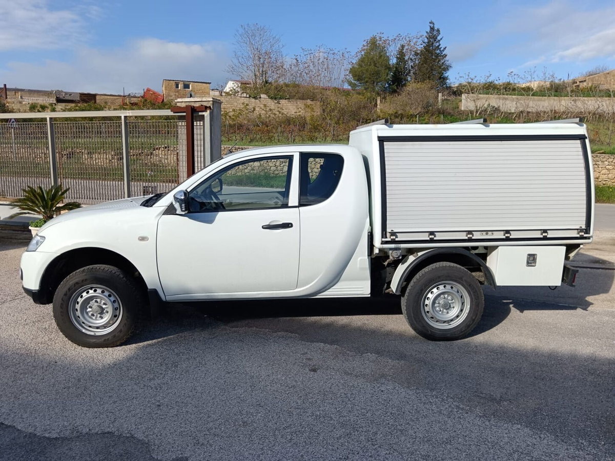 Mitsubishi L200 2.5 DI-D/136CV Club Cab Invite DPF (2)