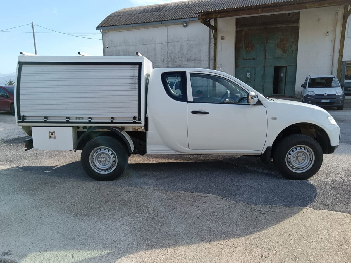 Mitsubishi L200 2.5 DI-D/136CV Club Cab Invite DPF (6)