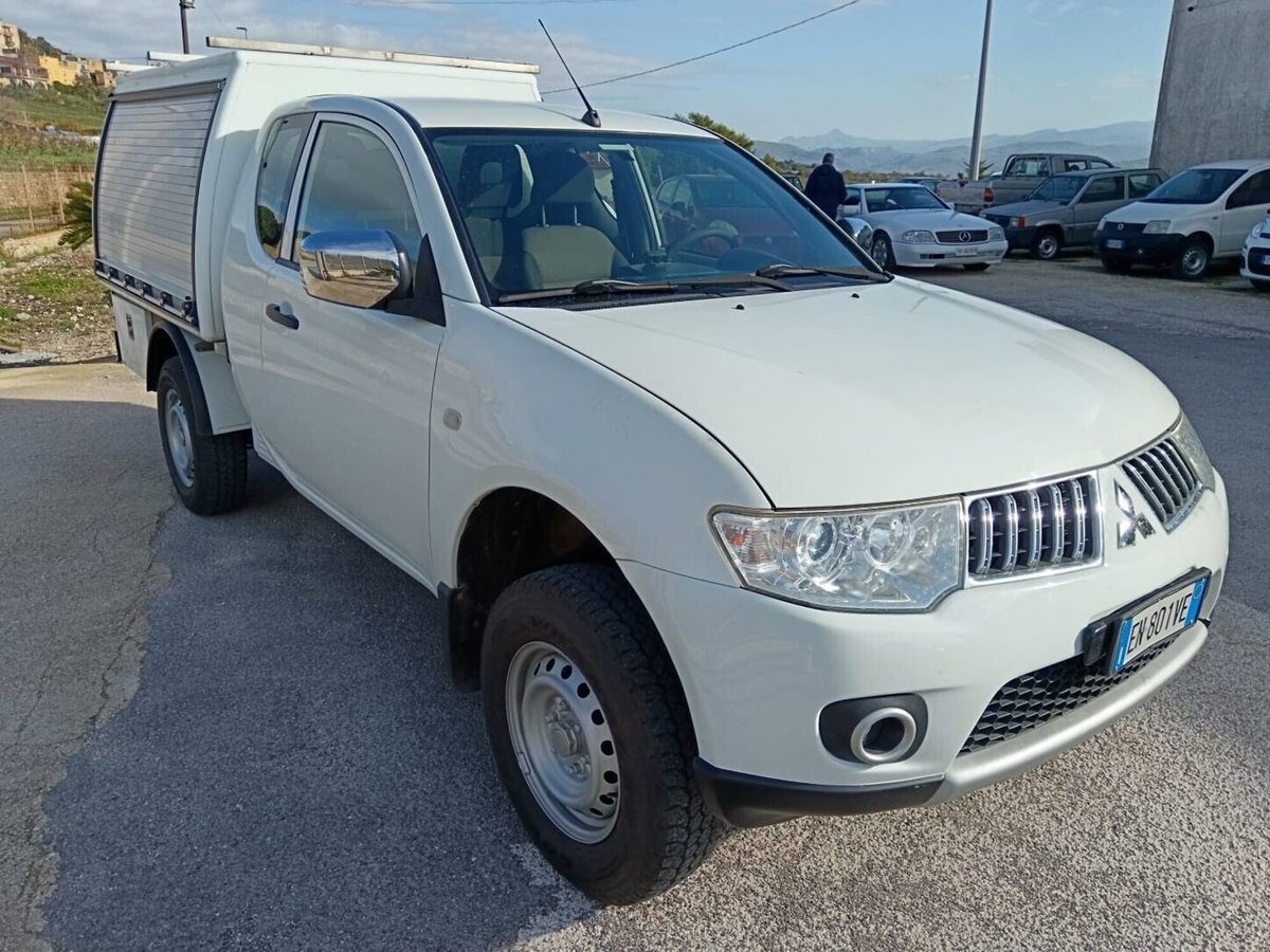 Mitsubishi L200 2.5 DI-D/136CV Club Cab Invite DPF (7)