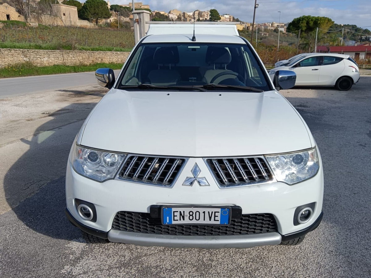 Mitsubishi L200 2.5 DI-D/136CV Club Cab Invite DPF (8)