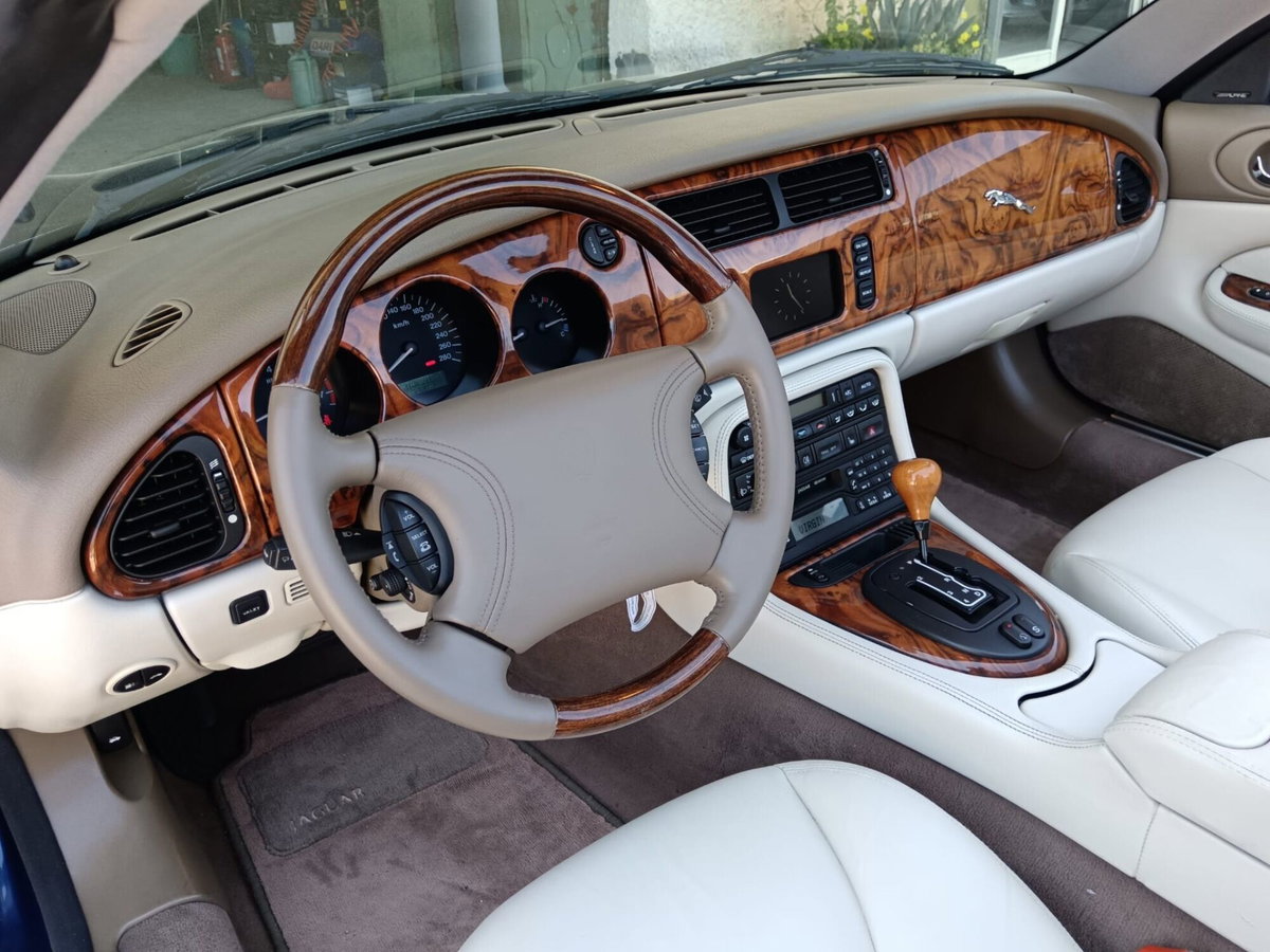 Jaguar XK 5.0 V8 Convertibile (15)