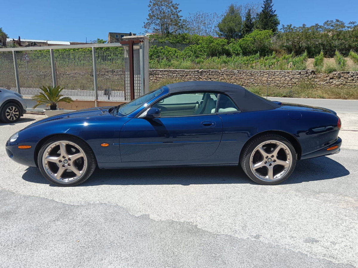 Jaguar XK 5.0 V8 Convertibile (4)