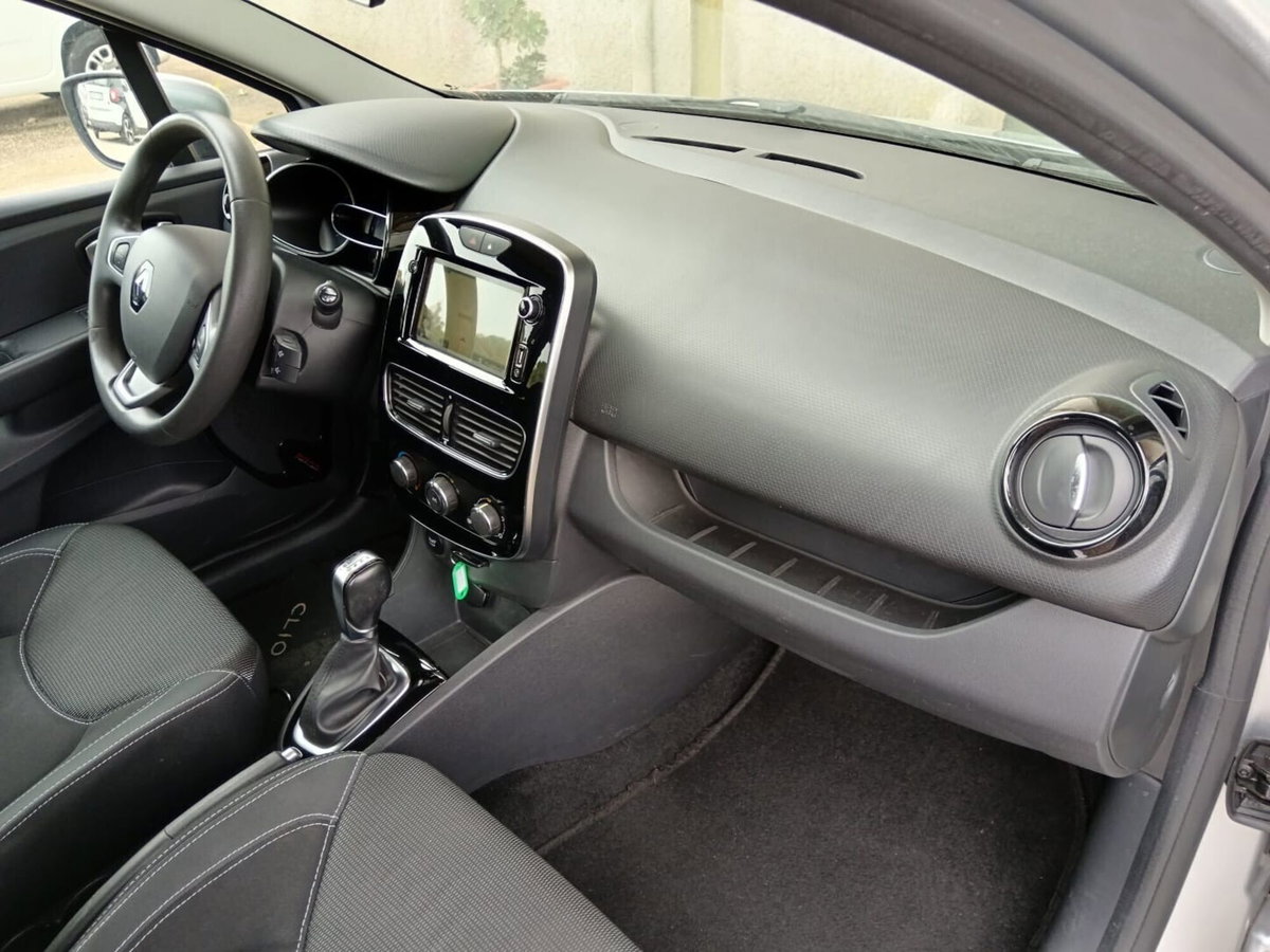 Renault Clio dCi 8V 90 CV EDC 5 porte Moschino Intens (15)