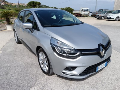 Renault Clio dCi 8V 90 CV EDC 5 porte Moschino Intens (7)