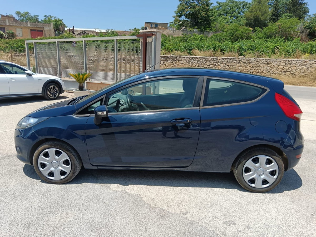 Ford Fiesta 1.2 82CV 3 porte Titanium (2)