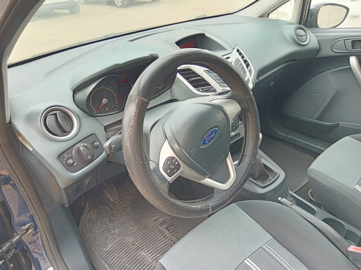 Ford Fiesta 1.2 82CV 3 porte Titanium (9)