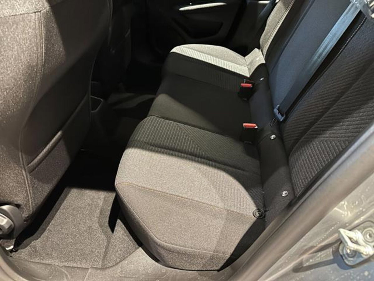 Peugeot 208 1.2 puretech Active s&s 100cv (10)
