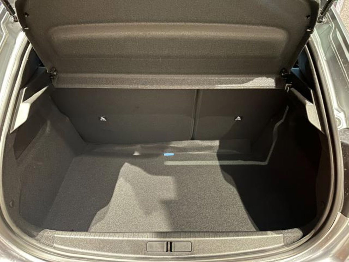 Peugeot 208 1.2 puretech Active s&s 100cv (15)