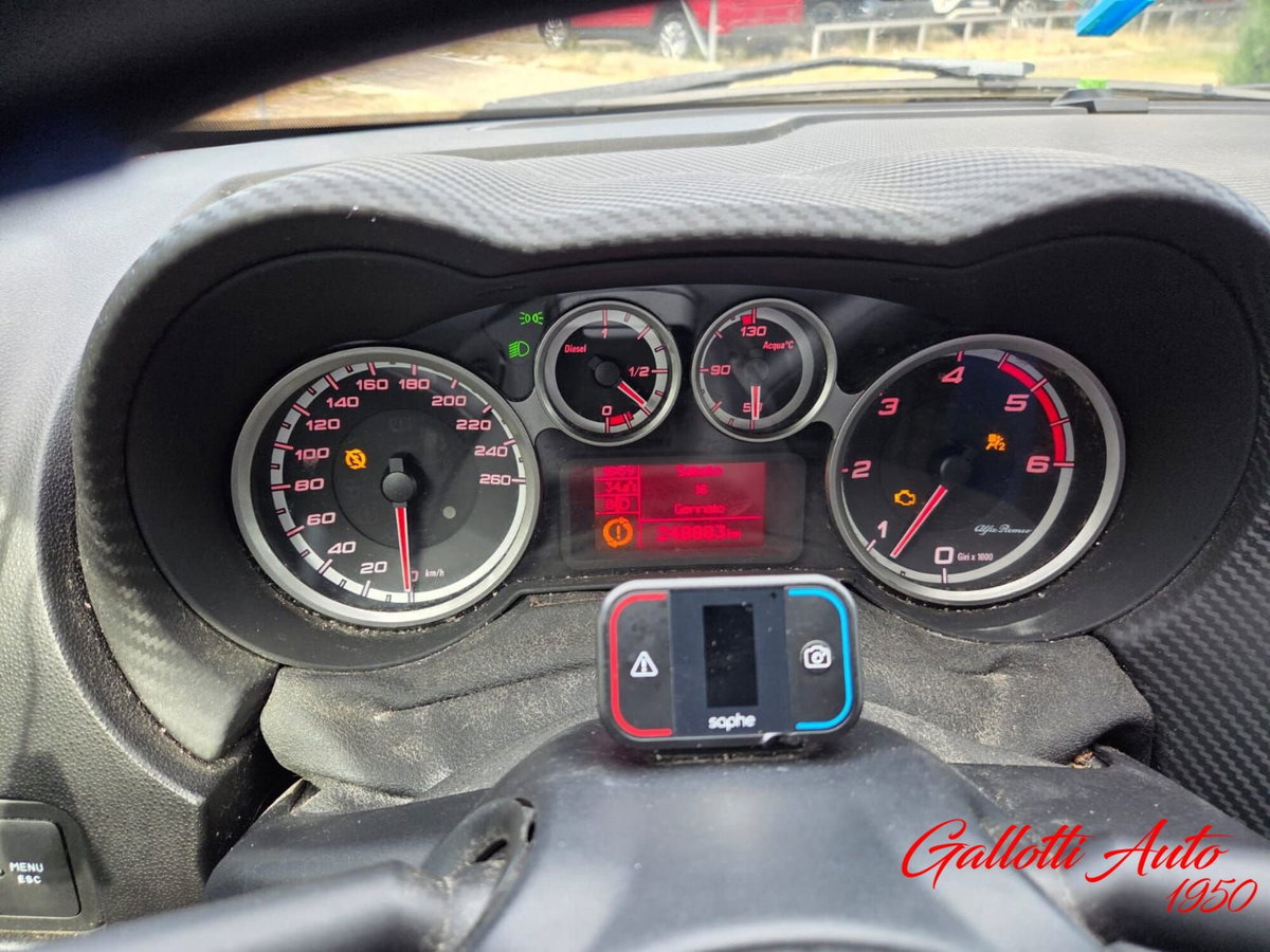 Alfa Romeo MiTo 1.3 JTDm-2 95 CV S&S BlackLine Collection SS (13)