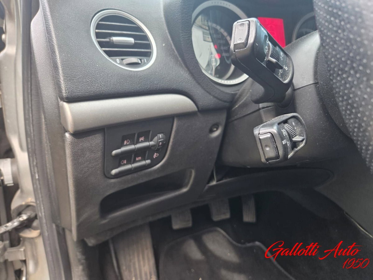 Alfa Romeo MiTo 1.3 JTDm-2 95 CV S&S BlackLine Collection SS (9)