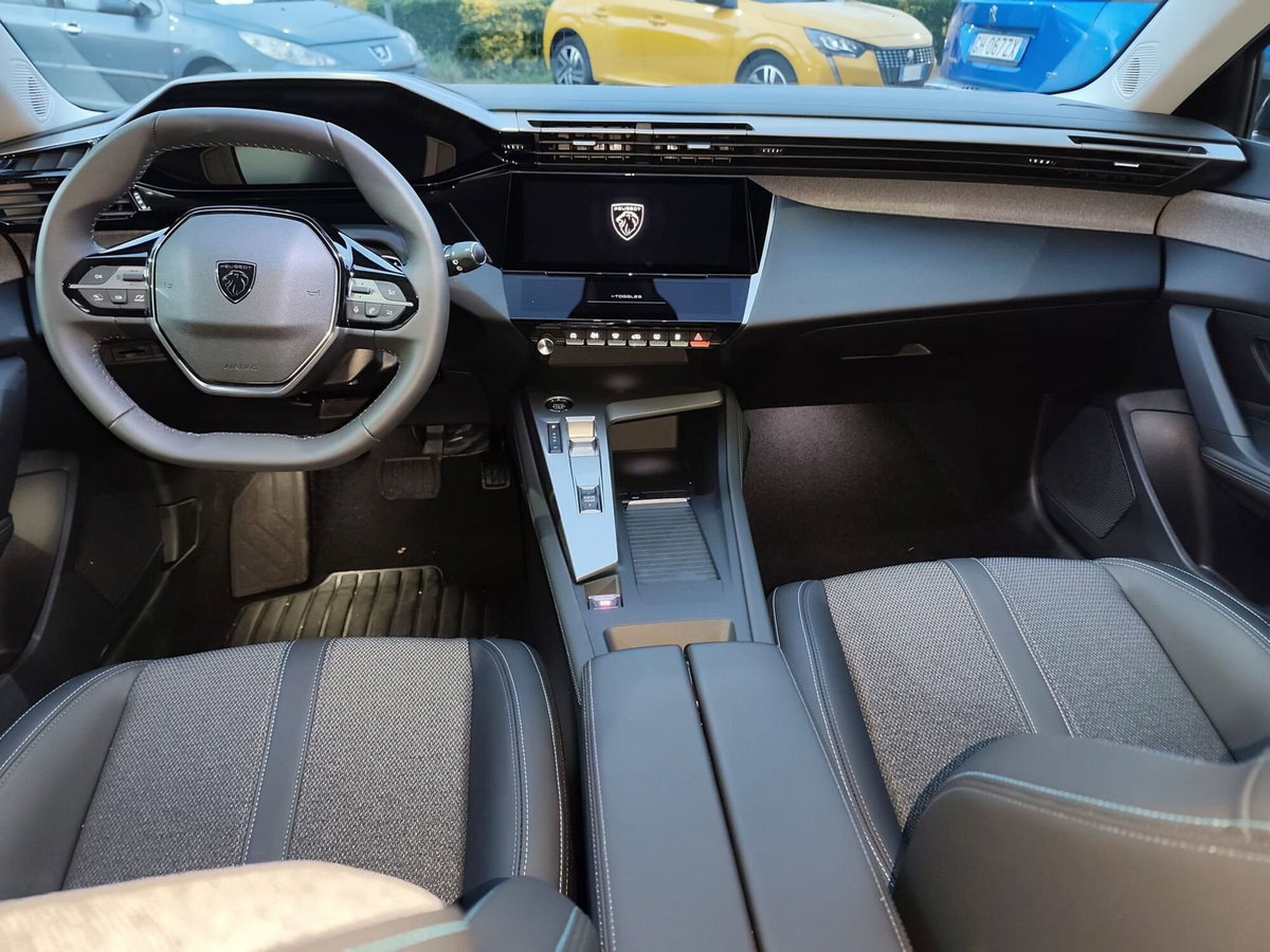Peugeot 308 BlueHDi 130 S&S EAT8 Allure Pack (10)