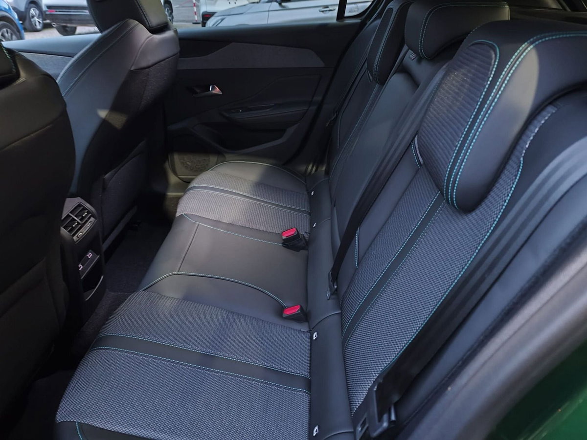 Peugeot 308 BlueHDi 130 S&S EAT8 Allure Pack (12)